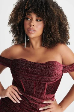 Blake Curve Diamante Velvet Pleated Off Shoulder Midi Dress In Burgundy<Lavish Alice Best