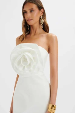 Bryanna 3D Flower Bandeau Satin Mini Dress In White<Lavish Alice Hot