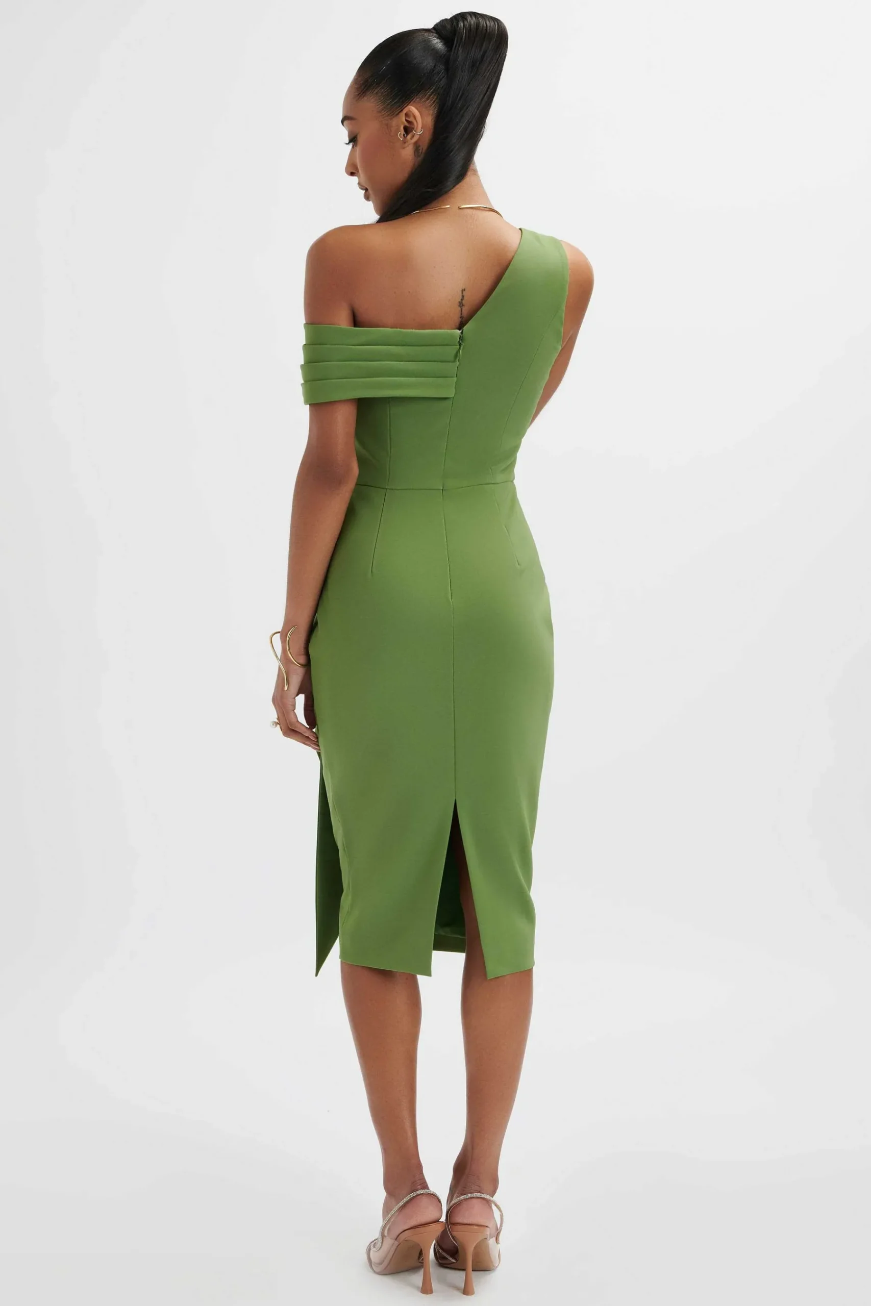Hannah Pleated Asymmetric Off Shoulder Midi Dress In Green<Lavish Alice Cheap