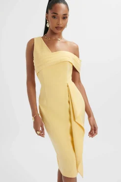 Hannah Pleated Asymmetric Off Shoulder Midi Dress In Pastel Yellow<Lavish Alice Fashion