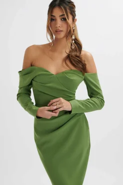 Kiara Sweetheart Neckline Bardot Midi Dress In Green<Lavish Alice Store