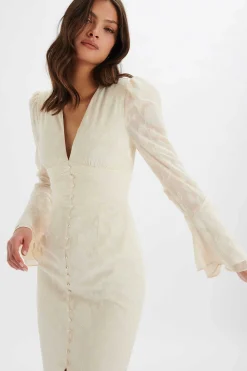 Lauren Fluted Sleeve Maxi Dress In Cream Floral Textured Chiffon<Lavish Alice Outlet